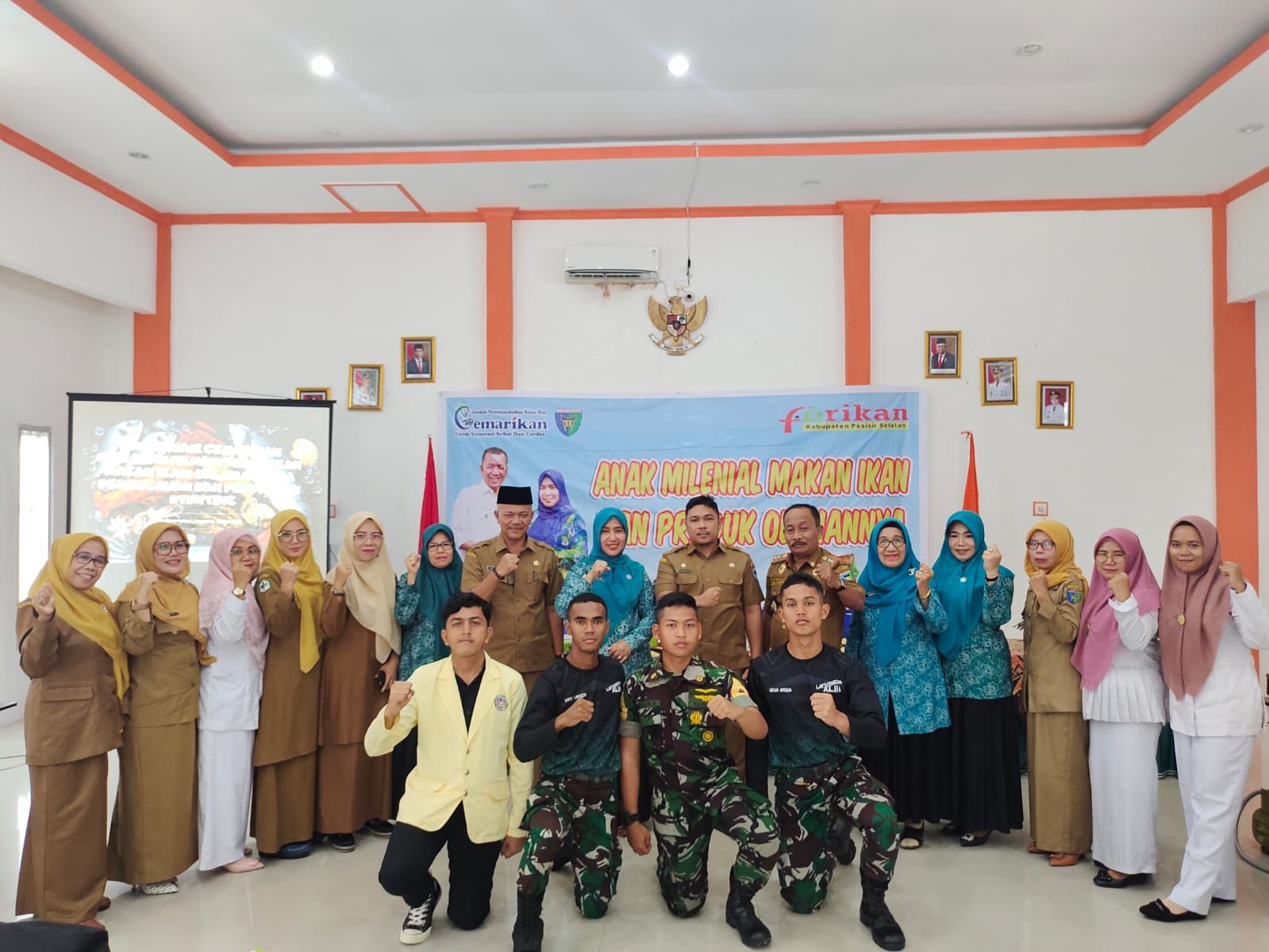 Puskesmas Kambang Melakukan Sosialisasi GEMARIKAN (Gerakan Memasyarakatkan Makan Ikan) dalam rangka 