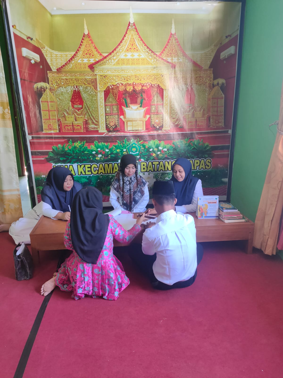 Puskesmas Pasar Kuok Memberikan Edukasi Bimbingan Perkawinan/Konseling Catin di Kantor KUA Kec. Bata