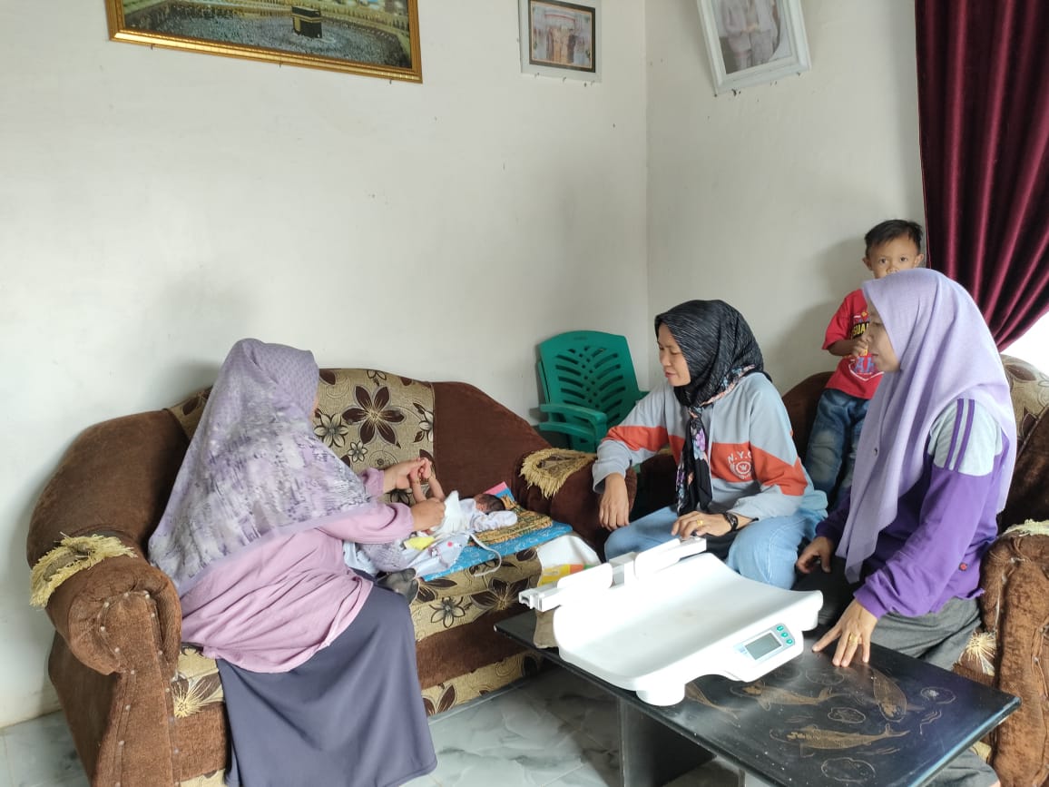 Puskesmas Airpura Melakukan Kunjungan Rumah BBLR