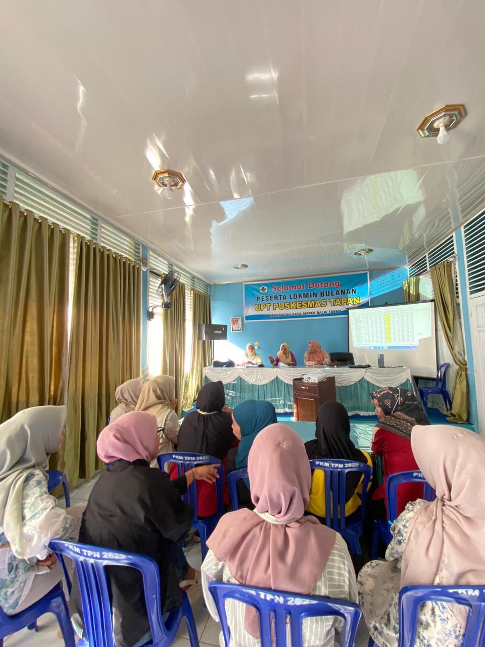 Pertemuan Validasi dan Evaluasi Data Sasaran Gizi KIA dan Imunisasi Puskesmas Tapan