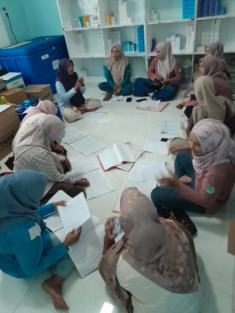 Pertemuan Validasi dan Evaluasi Data Sasaran  KIA dan Imunisasi Puskesmas Kayu gadang