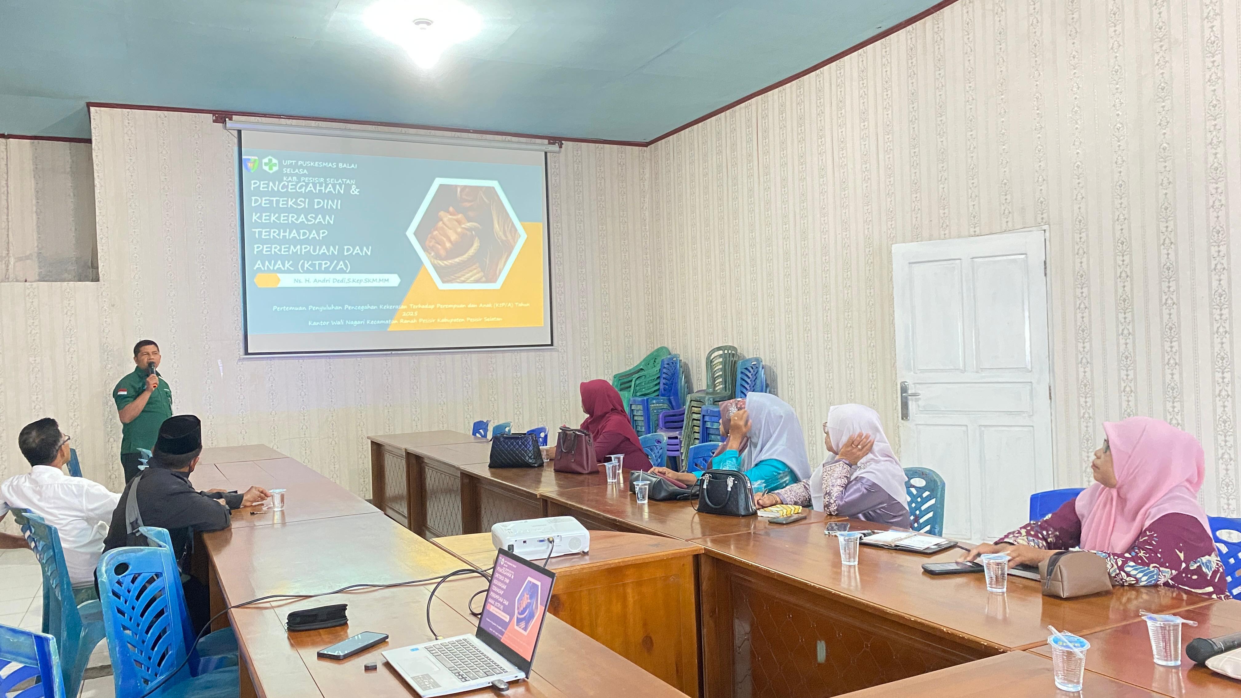 Penyuluhan Pencegahan Kekerasan terhadap Perempuan dan Anak (KTPA) di Kantor Camat Ranah Pesisi