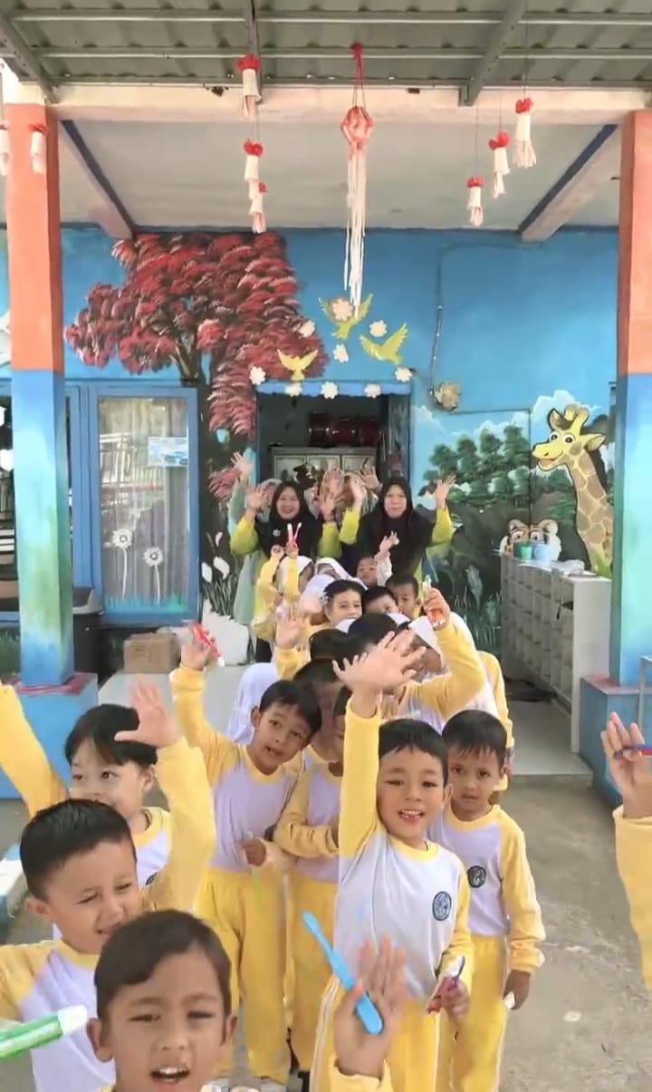 Sikat gigi massal di TK Putih Asri