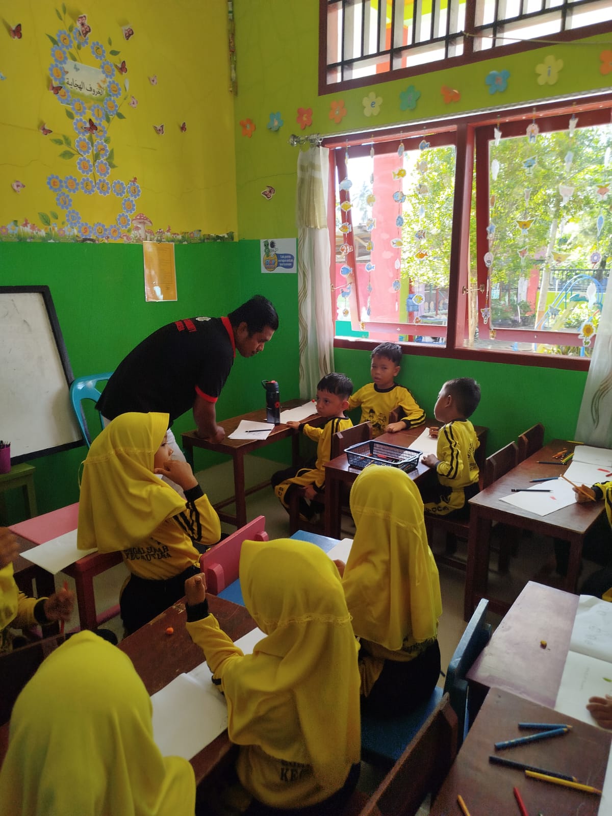 Pemberian Obat Cacing pada murid TK-Paud  Di Wilayah Kerja Puskesmas Surantih.
