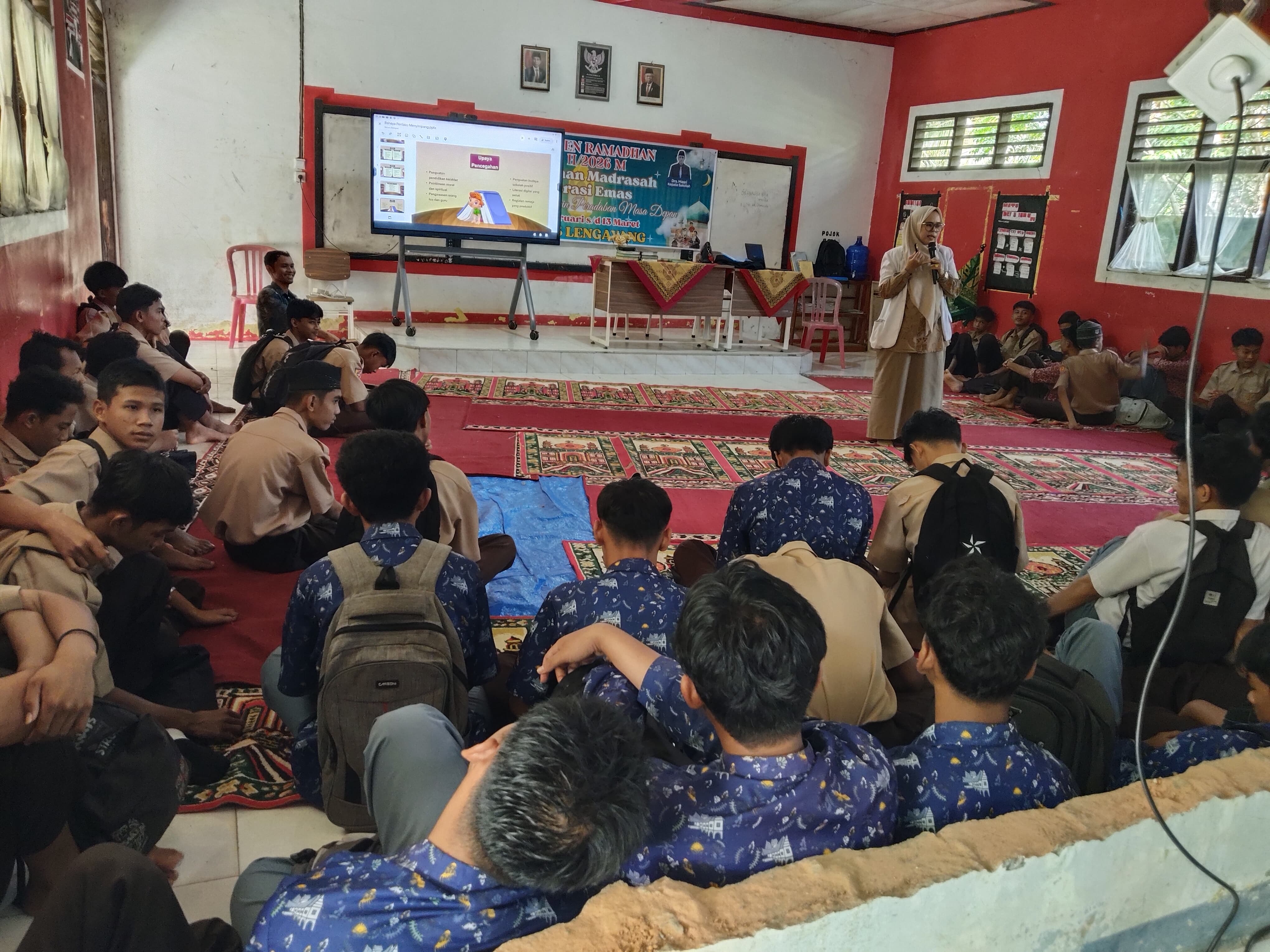 Penyuluhan Bahaya Prilaku Menyimpang dalam Kehidupan Bermasyaraka di SMA N 3 Lengayang