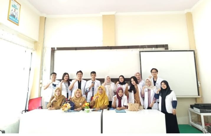 Serah Terima Dokter Intrensif Tim Kerja SDMK bersama Kepala Dinas Kesehatan