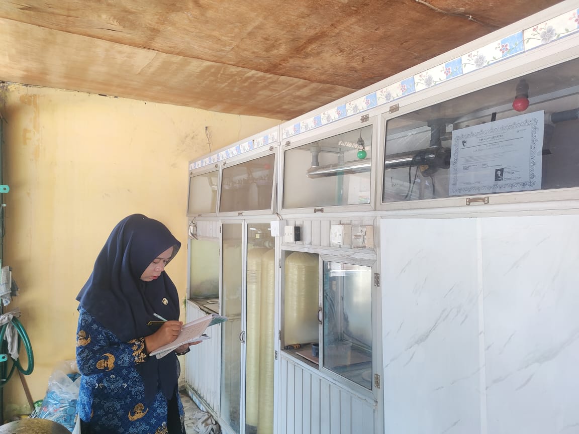 Inspeksi Kesehatan Lingkungan Depot Sir Minum di Wilayah Kerja Puskesmas Kambang