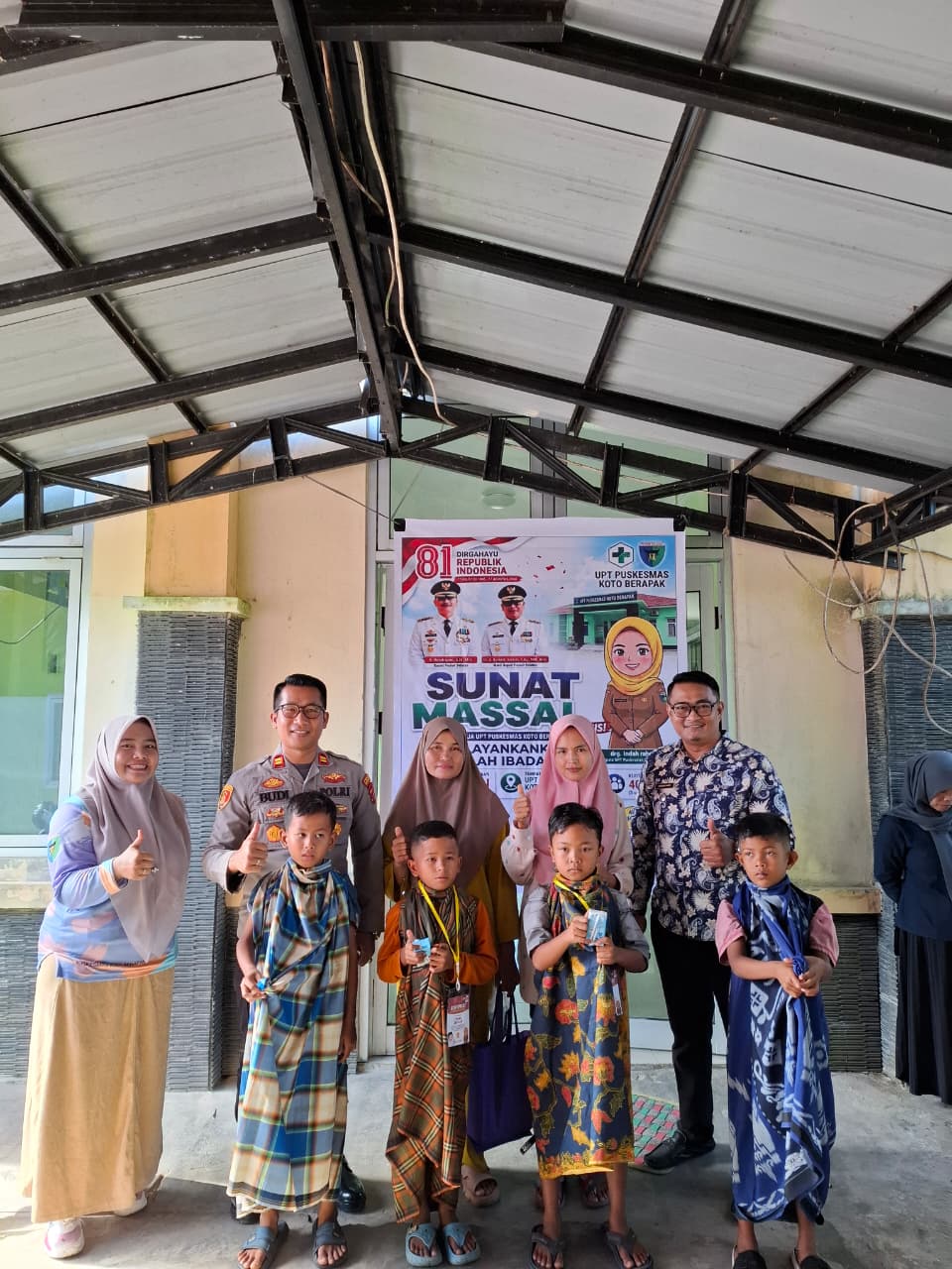 Pelaksanaan Sunatan Massal Hari Pertama Dalam Rangka Memeriahkan HUT RI yang Ke 81