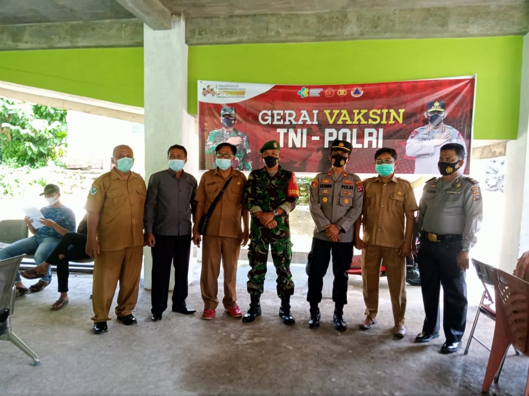 Vaksinasi Covid di Puskesmas Asam Kumbang
