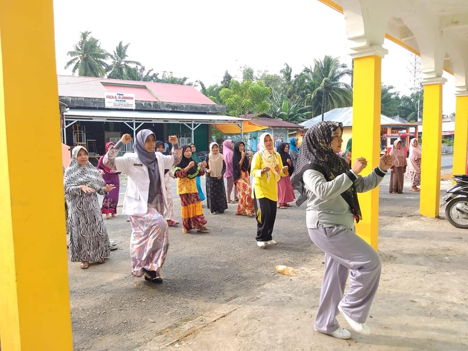 Senan lansia di Kampung Ilalang Inderapura