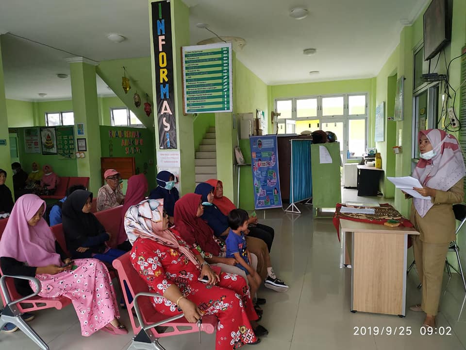 Petugas Kesehatan Puskesmas Koto Berapak lakukan Penyuluhan Pentingnya Konsumsi Sayur dan Buah 