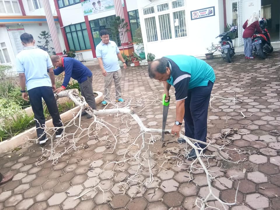 Staf Dinas Kesehatan lakukan Gotong Royong 