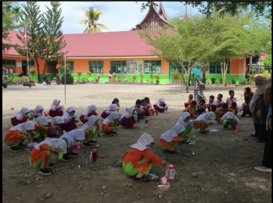 Penjaringan Berkala, Penyuluhan dan Sikat Gigi Massal di SDN 04 Lunang 