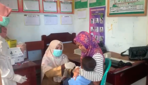 Pemberian Imunisasi Polio Serentak Hari Pertama Wilker Puskesmas Tanjung Beringin