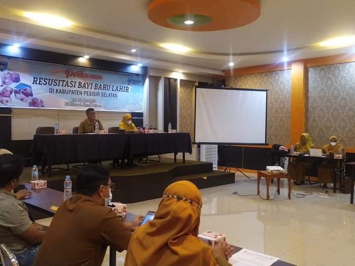 Seksi Kesga Gizi Bidang Kesmas Dinkes Pessel  lakukan Pertemuan Pelatihan Resusuitasi Bayi Baru  Lah
