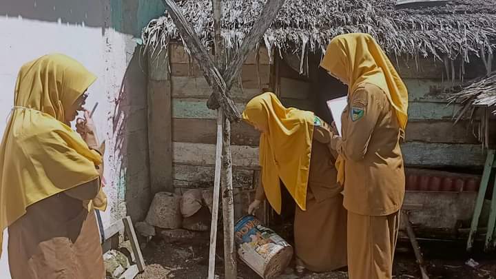 Kegiatan terintegrasi  UPT Pusk.Pasar Baru dalam rangka kunjungan kerumah pasien DBD di nagari PS. B