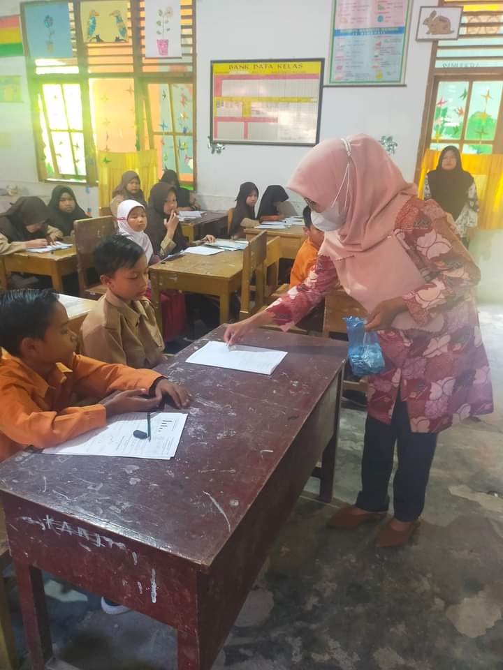 Pemberian Obat Cacing di Wilker Puskesmas Pasar Kuok