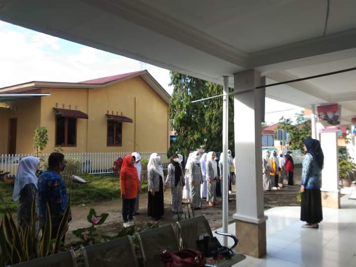 Puskesmas Pskuok  Jum\'at 17 Juni 2022   Lakukan Apel pagi bersama 