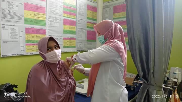 Puskesmas Balai Selasa melakukan pelayanan vaksin covid 19 dosis 1,2 dan booster.