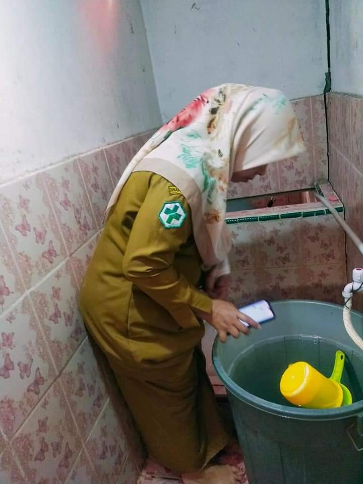 UPT. Puskesmas Koto berapak bersama wali kampung, Bidan Desa,  menJumpai melakukan kegiatan Penyelid