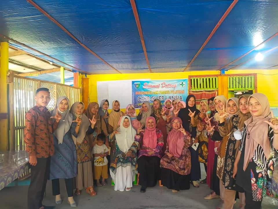 Puskesmas Pasar Kuok laksanakan pertemuan dan pelatihan Caregivare informal (pengasuh lansia)