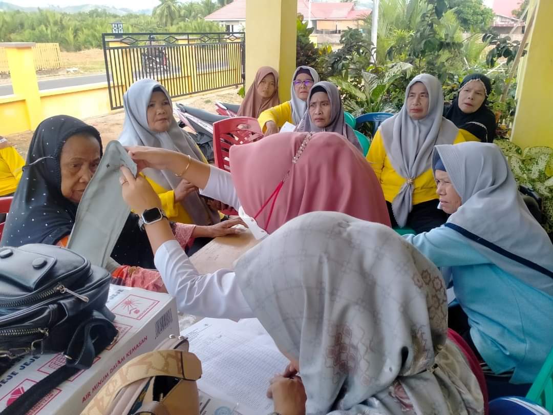 Puskesmas Tarusan lakukan kegiatan Prolanis di Nagari Carocok Anau Tarusan. 