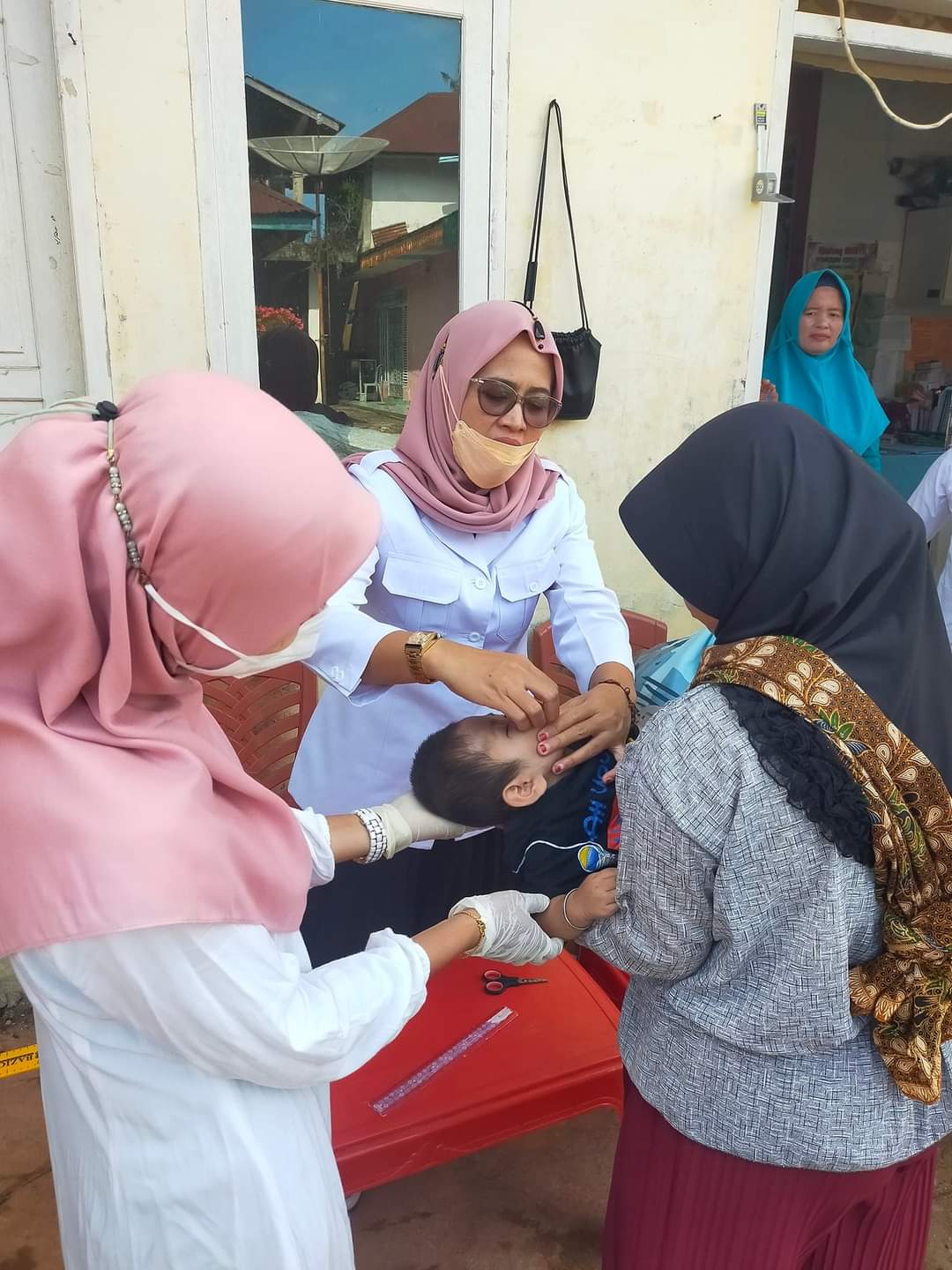 Puskesmas Pasar Kuok lakukan Penimbangan masal dan pemberian vitamin A\" Di Posyandu di koto tuo dan