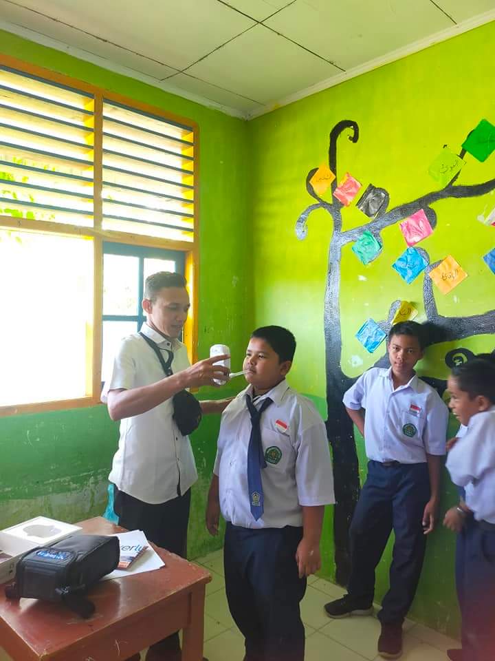 Puskesmas Pasar Kuok laksanaan Kegiatan Skrining terpapar asap rokok di MTSN 13 Batang Kapas 