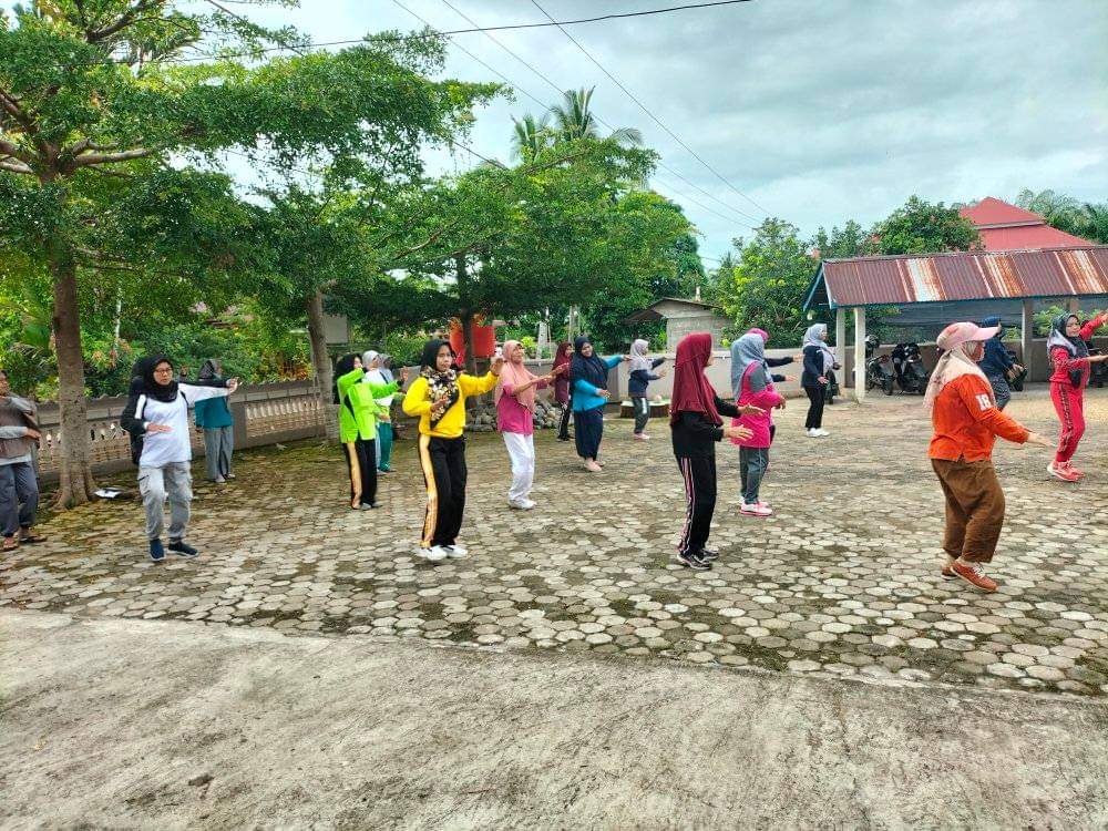 Jumat ,12 Agustus 2022  Kegiatan Senam Lansia & Cek Kesehatan di Kampung Kayu Kalek Nagari Kambang W