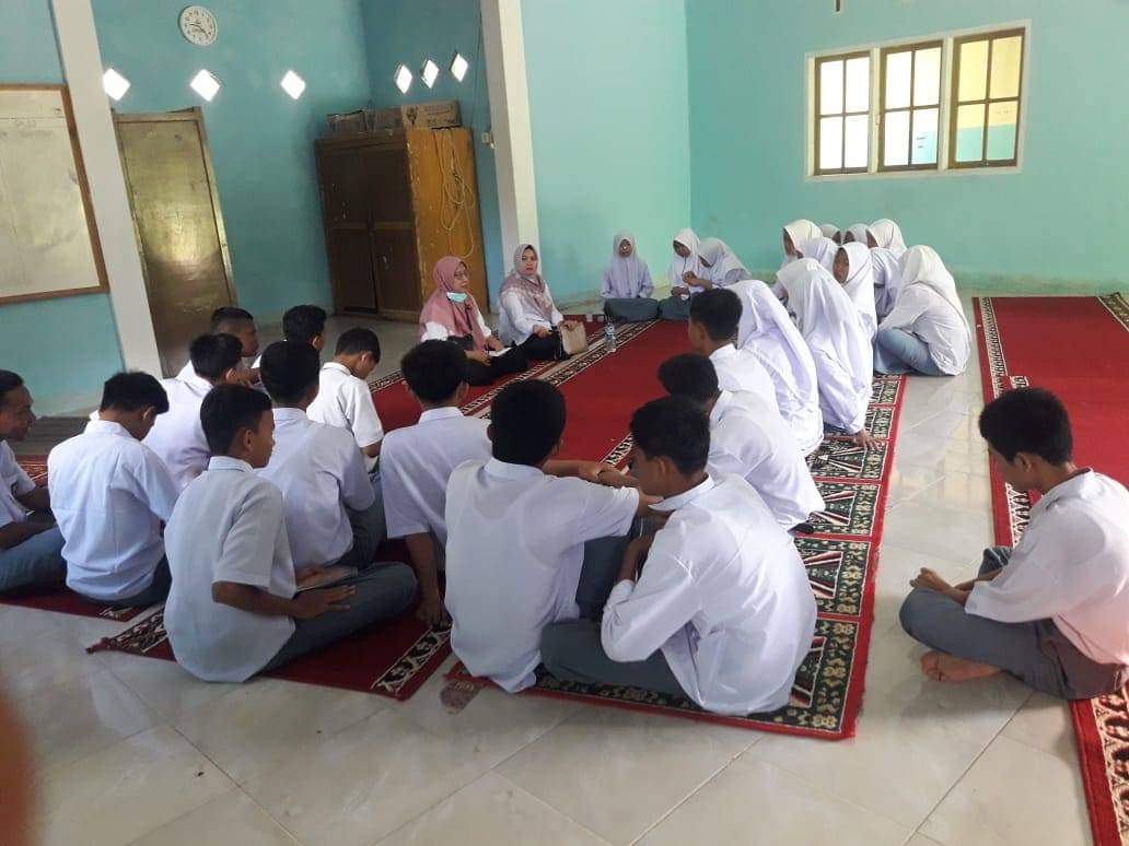Pusk. Koto baru bentuk  kader kesehatan siswa / siswi  oleh petugas PKPR di SMAN 3 Lengayang .