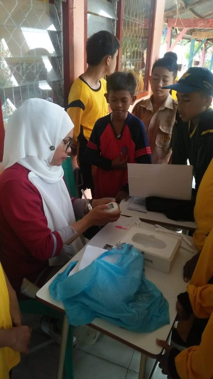 UPT Puskesmas Tarusan  melakukan skrining perilaku merokok bagi anak usia sekolah, pemeriksaan kadar