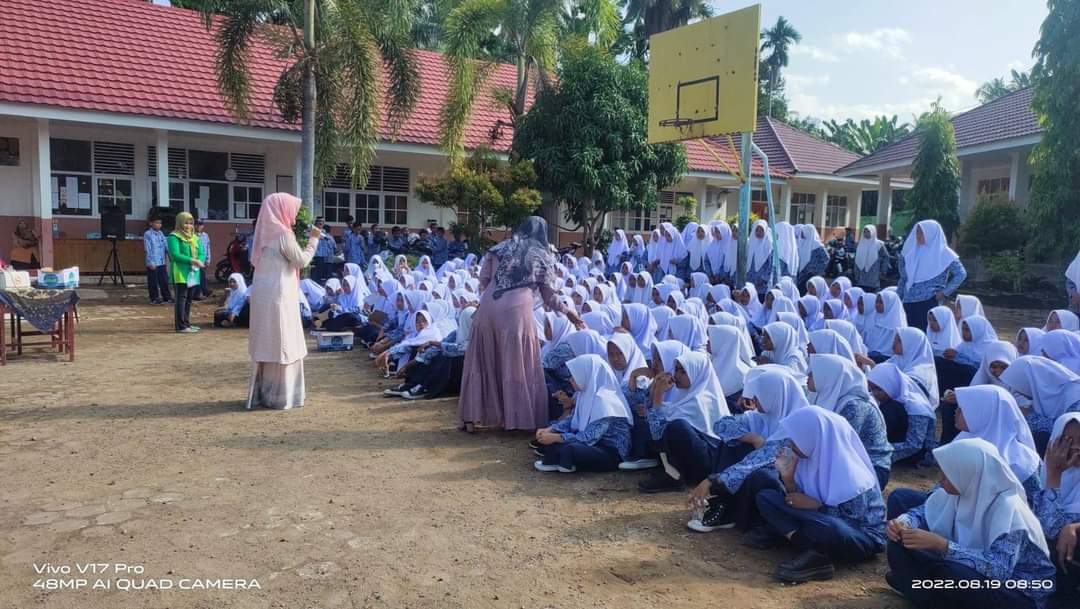 PENGUMPULAN DATA SISWA/I YANG MEROKOK DI MTSN 11 KAYU KALEK