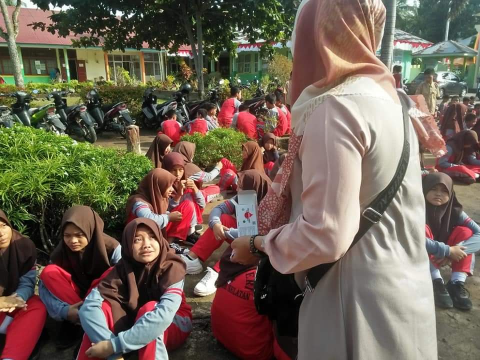 UPT Puskesmas Tarusan berikan Tablet Tambah Darah ( TTD )  pada remaja putri mulai dari usia 12-18 t