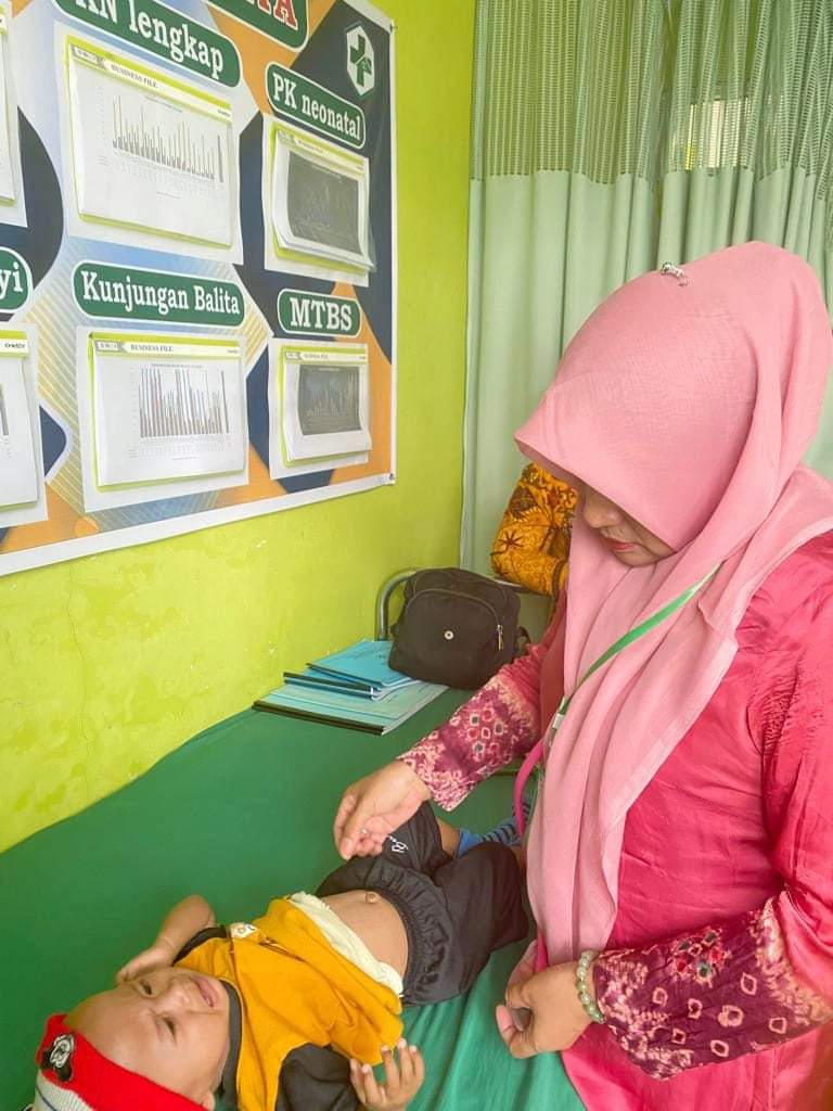 UPT Puskesmas Tarusan menerima bayi yang bermasalah dengan pola makannya 