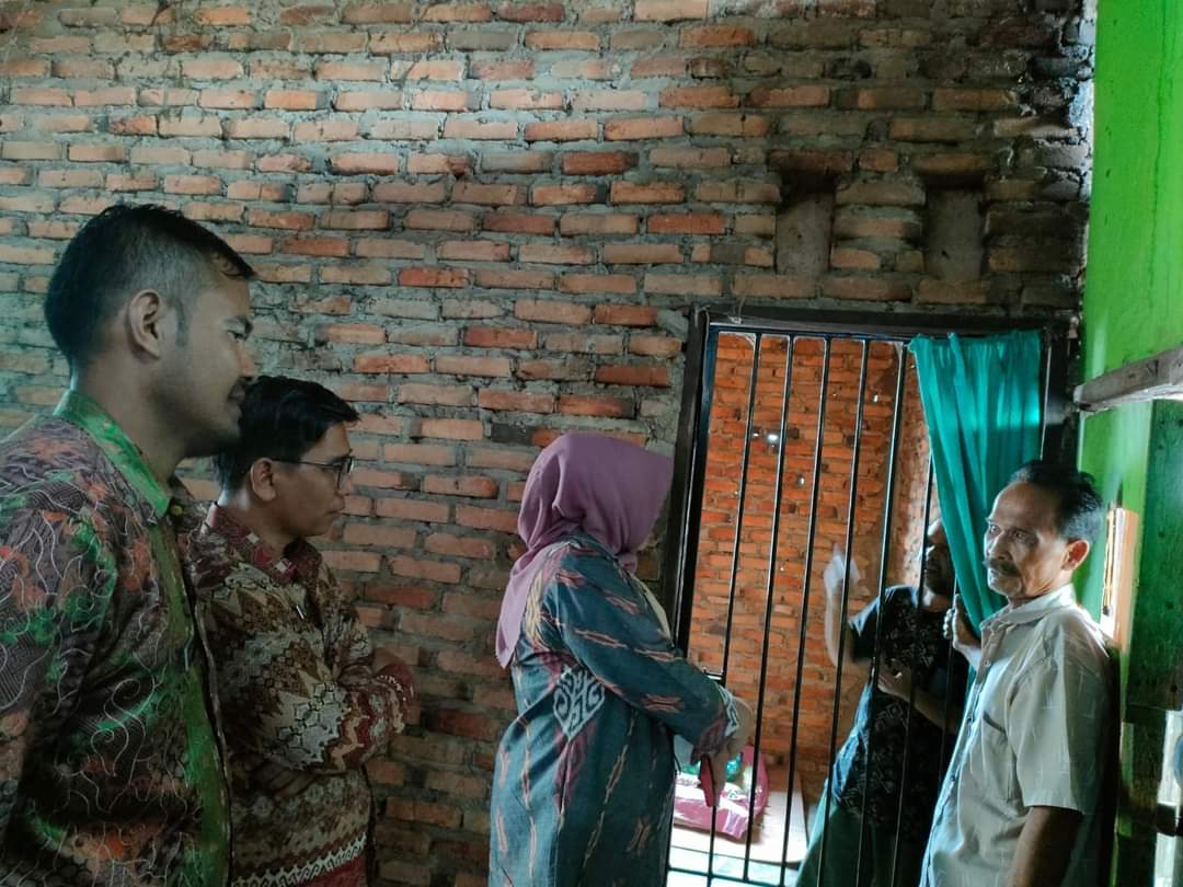 Pemantauan pasien ODGJ oleh Kabid P2P Dinas Kesehatan Kab. Pessel  Program Keswa dan Napza di  Puske