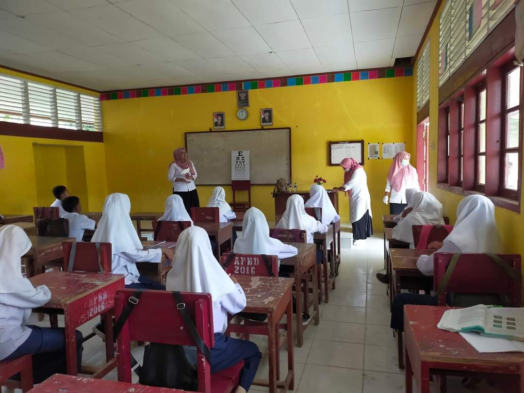 Pusk. pasar Kuok Laksankan  Skrening UKS dan Indra  di SMP3 Bt. Kapas