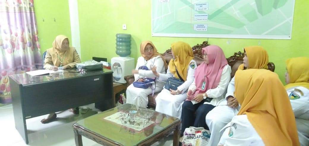 UPT Puskesmas Tarusan memberdayakan bidan desa yang berada di wilayah kawasan wisata mandeh 