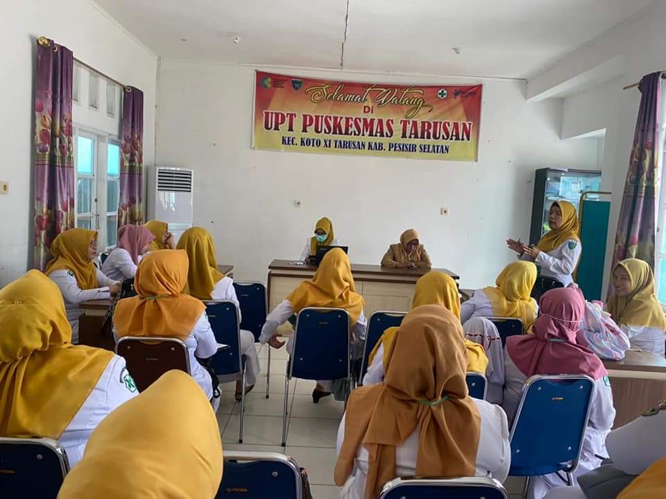 Puskesmas Tarusan  melakukan lokakarya mini bulanan yang di hadiri oleh seluruh sta