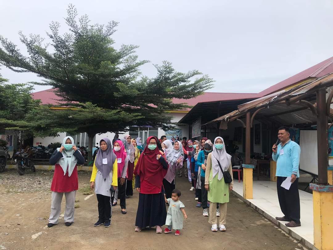 Tes kebugaran jasmani seluruh staff   Puskesmas Tapan\"
