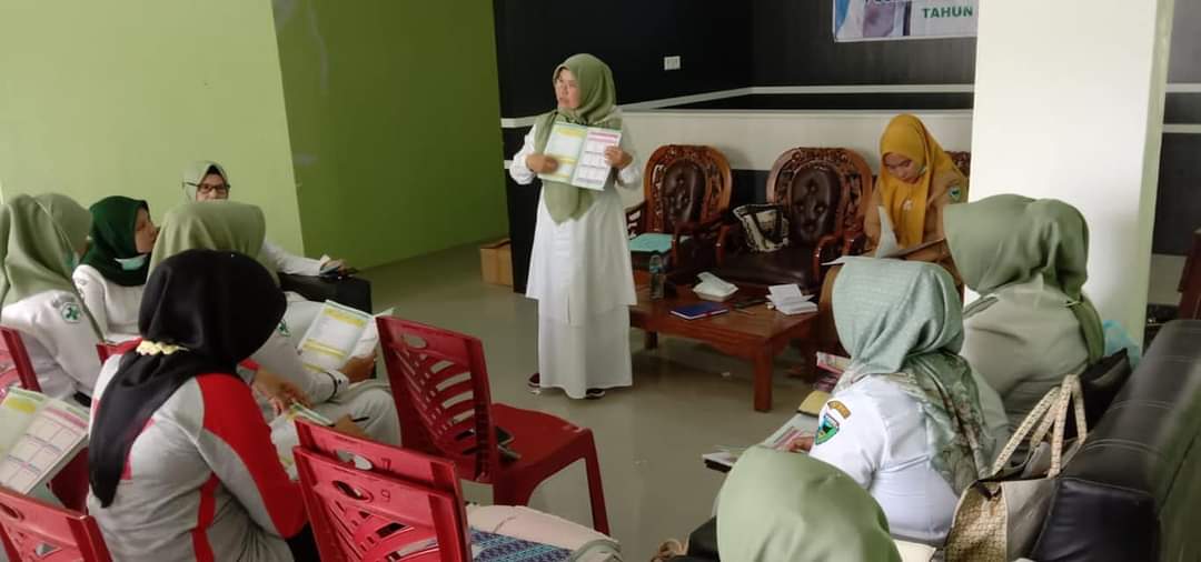 Pertemuan Validasi dan Evaluasi  PWS KIA di Aula pertemuan Puskesmas IV Koto Mudik 