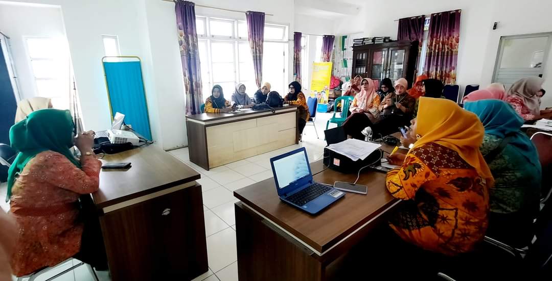 Kegiatan staf meeting  UPT Puskesmas Tarusan. 