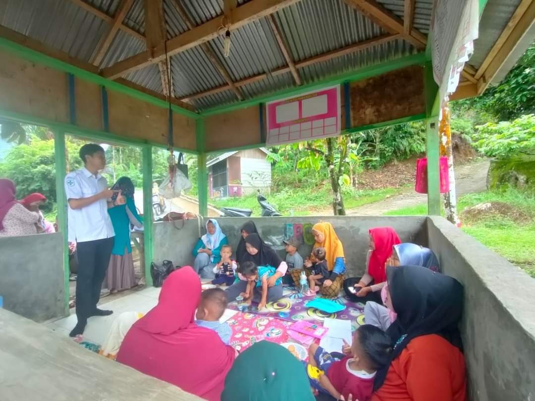 PUSKESMAS LUMPO LAKUKAN PENYULUHAN HIGIENE SANITASI DAN PENDATAAN JAMBAN DI POSYANDU RAFLESIA NAGARI