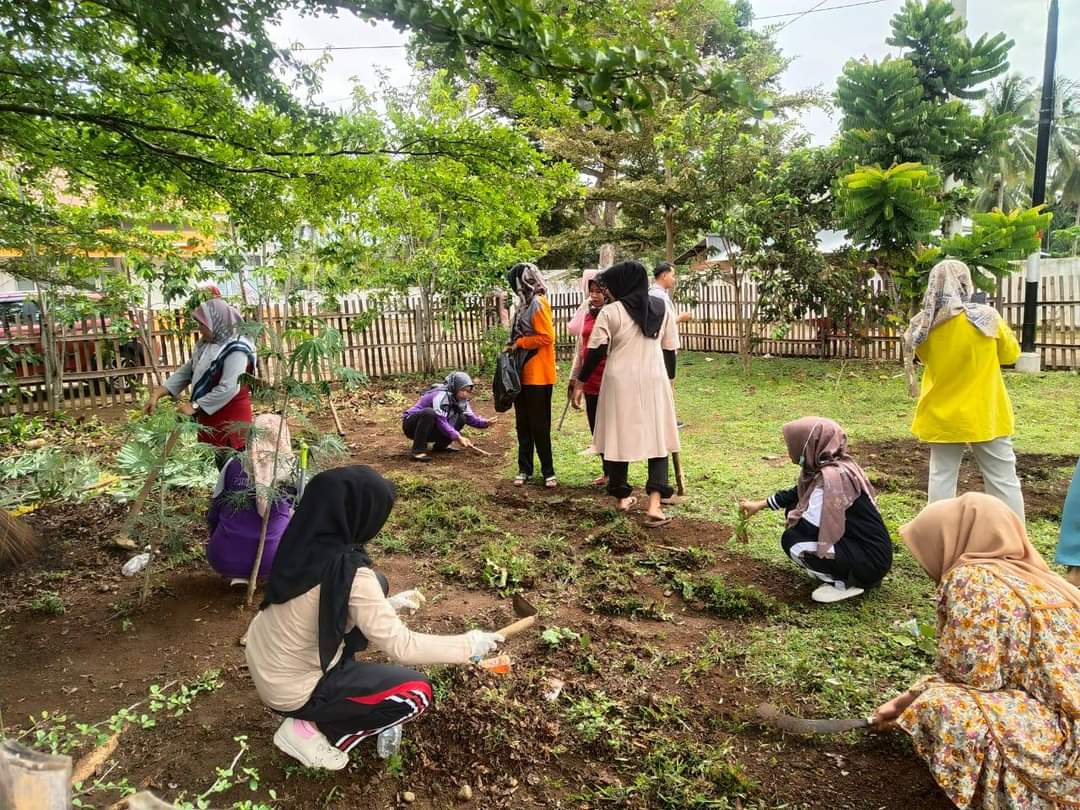 PUSKESMAS AIRPURA  Sabtu, 24 September 2022  GORO BERSAMA DI KEBUN KITA 