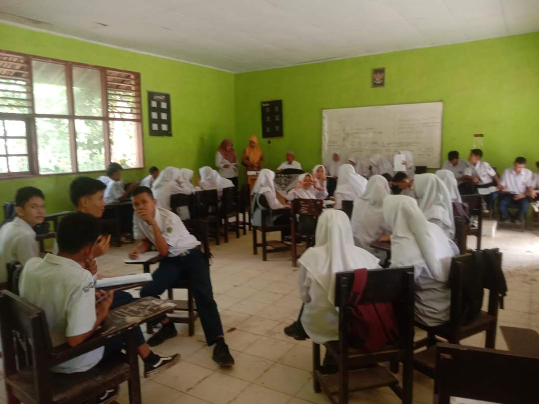 PELAYANAN KESEHATAN PEDULI REMAJA (PKPR) PUSKESMAS INDERAPURA KE SMPN 2 PANCUNG SOAL 