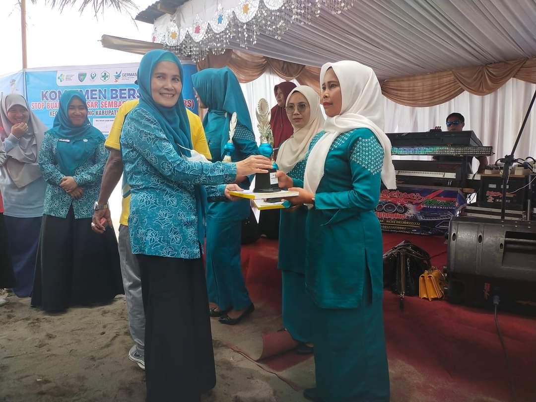 Puskesmas Pasar Baru  laksanakan lomba merangkai buah dan Sayur pada acara launching Inovasi Donat M