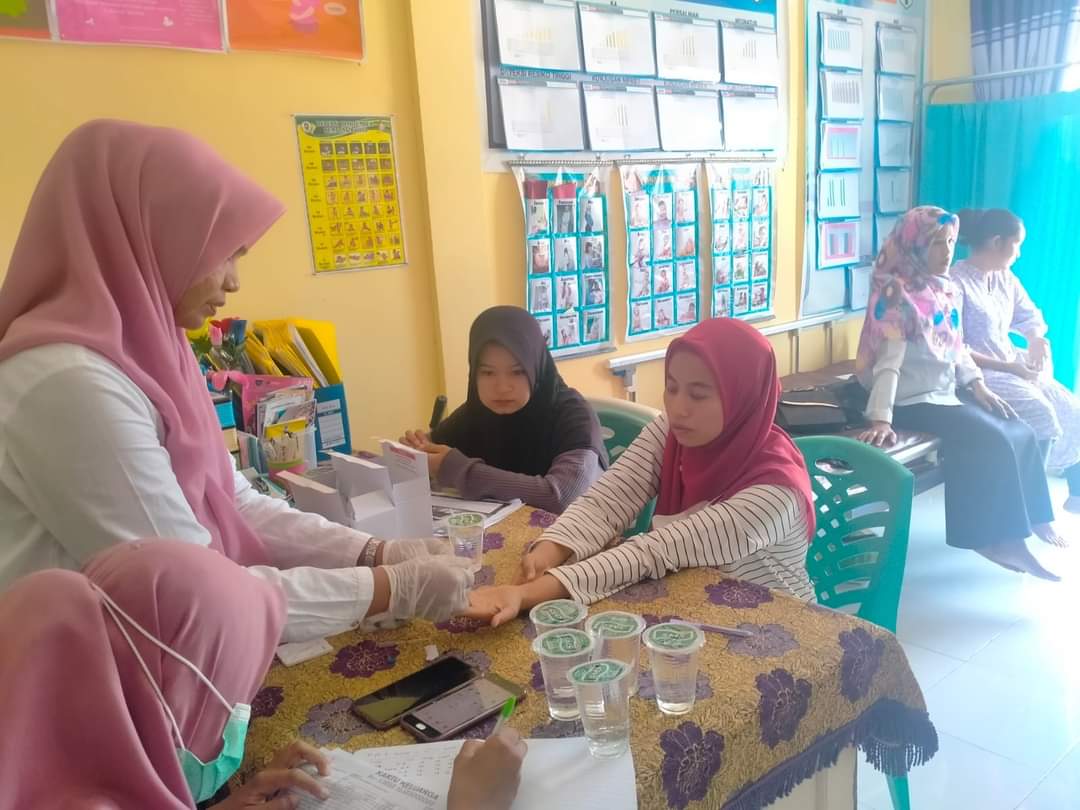 UPT Puskesmas Tarusan pemeriksaan Triple E pada ibu hamil Di Poskesri Carocok Nagari Carocok Anau