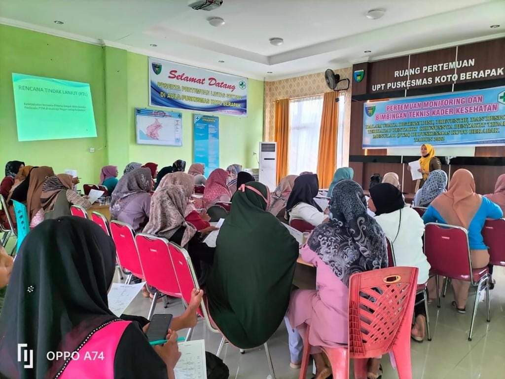Puskesmas koto berapak melakukan Pertemuan monitoring dan bimbingan teknis kader kesehatan dalam upa
