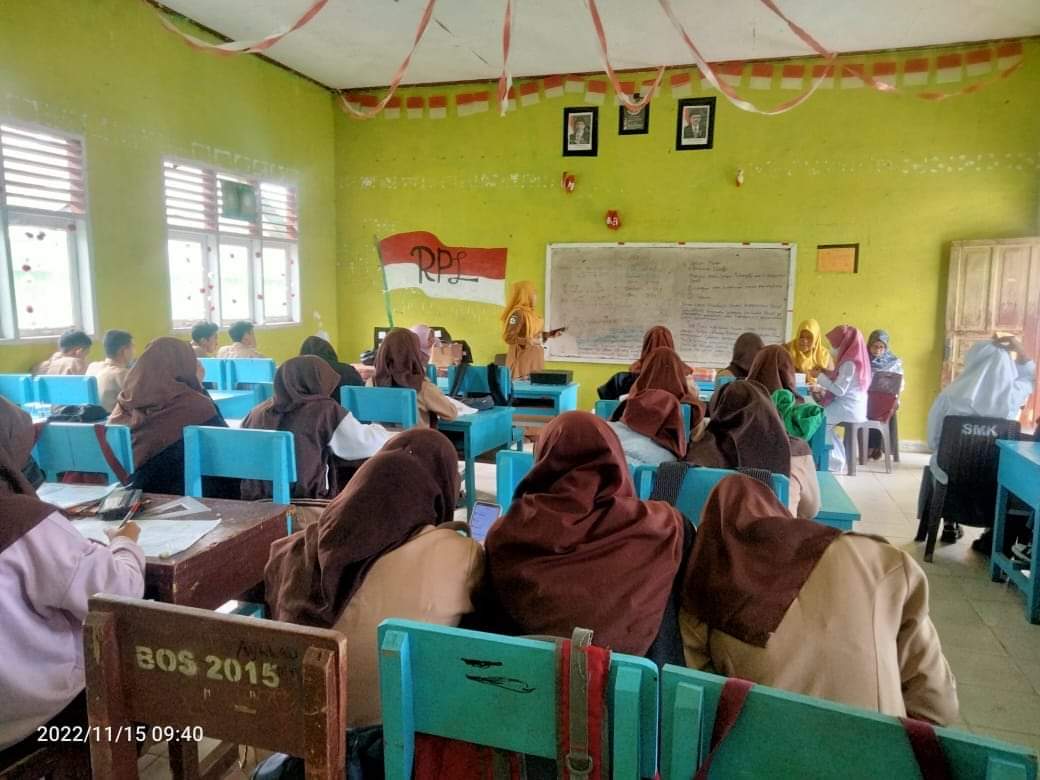 Puskesmas Tarusan laksanakan Edukasi gizi seimbang. Di SMK Tarusan Bersama Yesi Erawati  Selasa tang