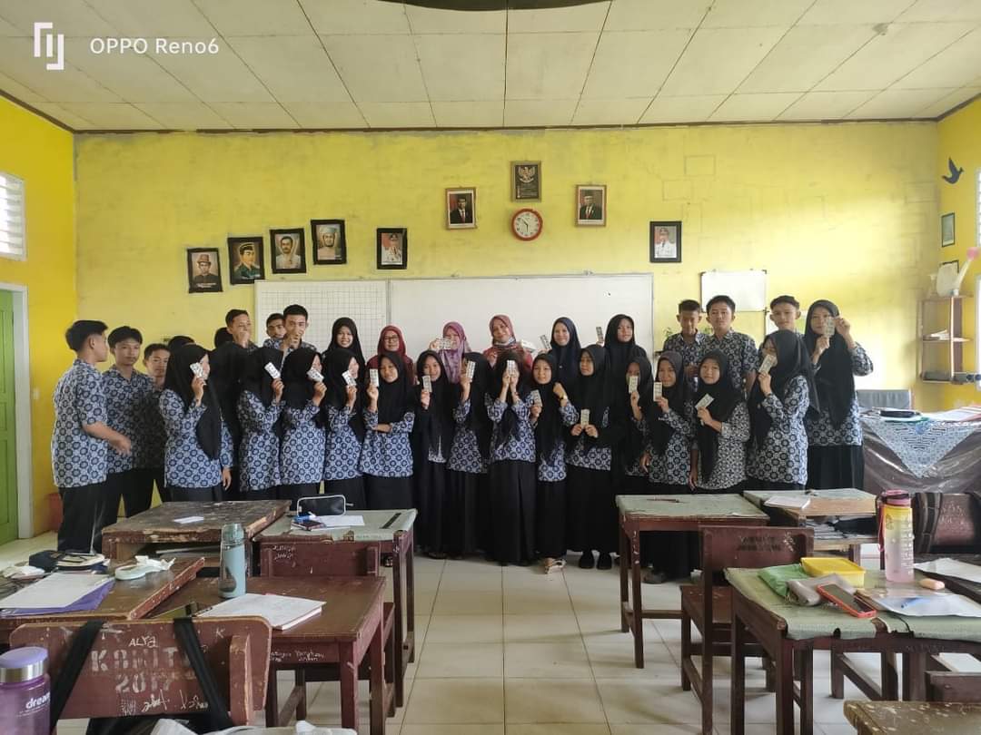 PUSKESMAS INDERAPURA PENDISTRIBUSIAN TABLET FE KE REMAJA PUTRI DI SMAN 1 PANCUNG SOAL  