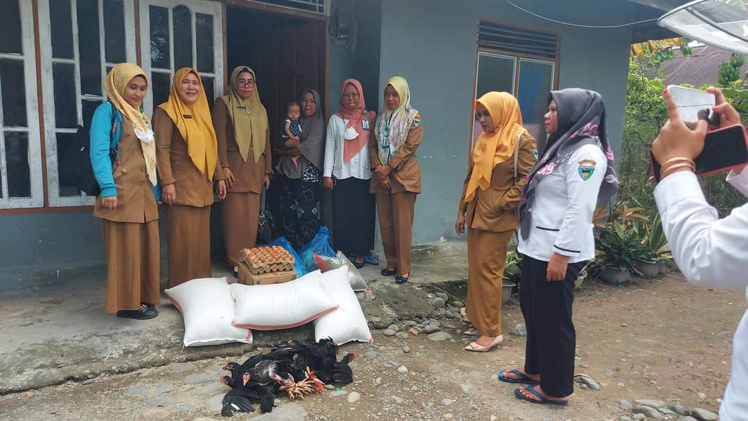 Puskesmas Koto Berapak dan perangkat wali nagari dampingi Dinas Perikanan dan Pangan untuk merealisa